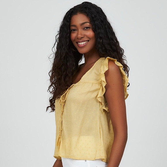 Suzy Shier flutter sleeve top - Picture 2 of 3